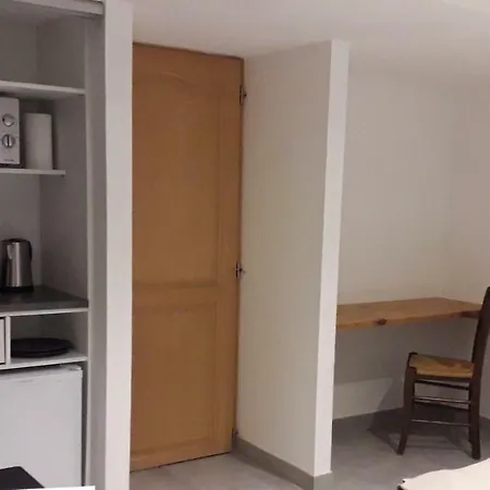 Indépendant Avec Parking Fermé Et Sécurisé