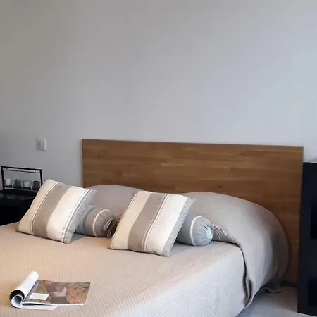 Indépendant Avec Parking Fermé Et Sécurisé